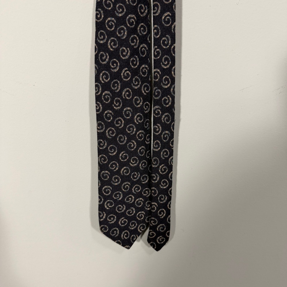 Structure Mens Navy Blue Wool Silk Blend Swirl Geometric Necktie Made in USA
